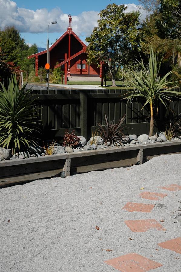 Riverstone Lodge Turangi Exterior foto A raised bed made from recycled plastic